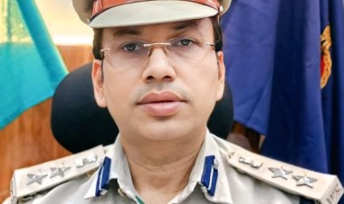 जशपुर ट्रैफिक पुलिस पहनेगी, बॉडी वार्न कैमरा, वाहन चेकिंग के दौरान समस्त गतिविधियों को किया जाएगा कैमरे में रिकॉर्ड, वाहन चेकिंग के दौरान पारदर्शिता लाने SSP ने दिए ट्रैफिक पुलिस को निर्देश
