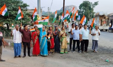 सैनिकों के सम्मान में तमता में भी निकली तिरंगा यात्रा, सरपंच की अगुवाई में उत्साहपूर्वक यात्रा में शामिल हुए ग्रामीण, लगाए भारतीय सेना के समर्थन में नारे