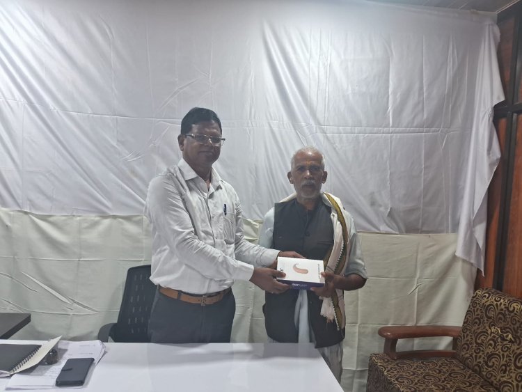 अपने नाती-पोतों की मधुर आवाज हरिहर की जिंदगी को फिर से कर रही है रोशन     मुख्यमंत्री कैंप कार्यालय में श्रवणदोष की पीड़ित हरिहर को मिला श्रवण यंत्र     मुख्यमंत्री श्री विष्णुदेव साय दिया धन्यवाद 