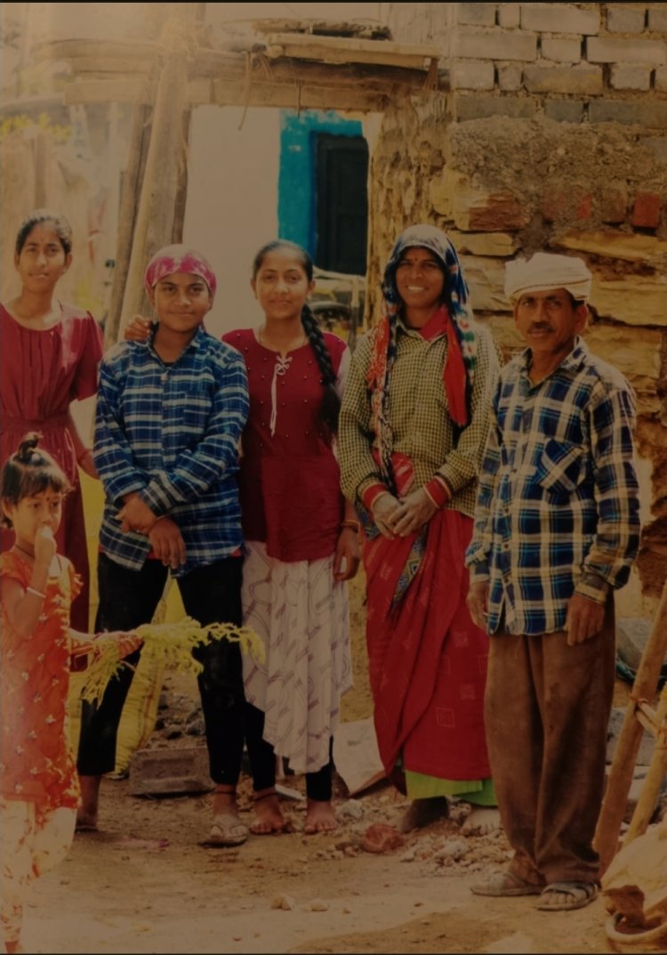 मुख्यमंत्री नोनी सशक्तिकरण योजना ने बदली पार्वती मिझी की ज़िंदगी : बेटियों के सपनों को मिली उड़ान   