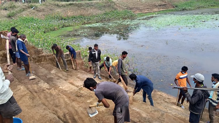 हमर सुघ्घर गांव बनाने के लिए सरपंच और सचिवों को दिया गया प्रशिक्षण