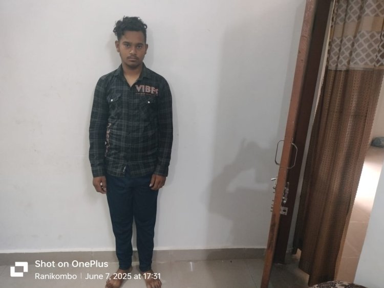 जशपुर पुलिस ने ऑपरेशन मुस्कान के तहत् मुंबई, अहमदाबाद जैसे महानगरों से नाबालिग बालिकाओं को बरामद कर परिजनों को सौंपा,   01 सप्ताह में ही 05 नाबालिगों को ढूंढकर उनके परिजनों से मिलाया, 03 नाबालिग बच्चियां हुई दुष्कर्म की शिकार, सभी प्रकरणों में आरोपी भी दबोचे गये