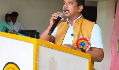 शिक्षा जीवन को आलोकित करने वाला दीप : सालिक साय, स्‍वामी आत्‍मानंद स्‍कूल के बच्‍चों में जिला पंचायत अध्‍यक्ष ने जगाई शिक्षा की अलख, कार्यक्रम में बच्‍चों को किया प्रोत्‍साहित