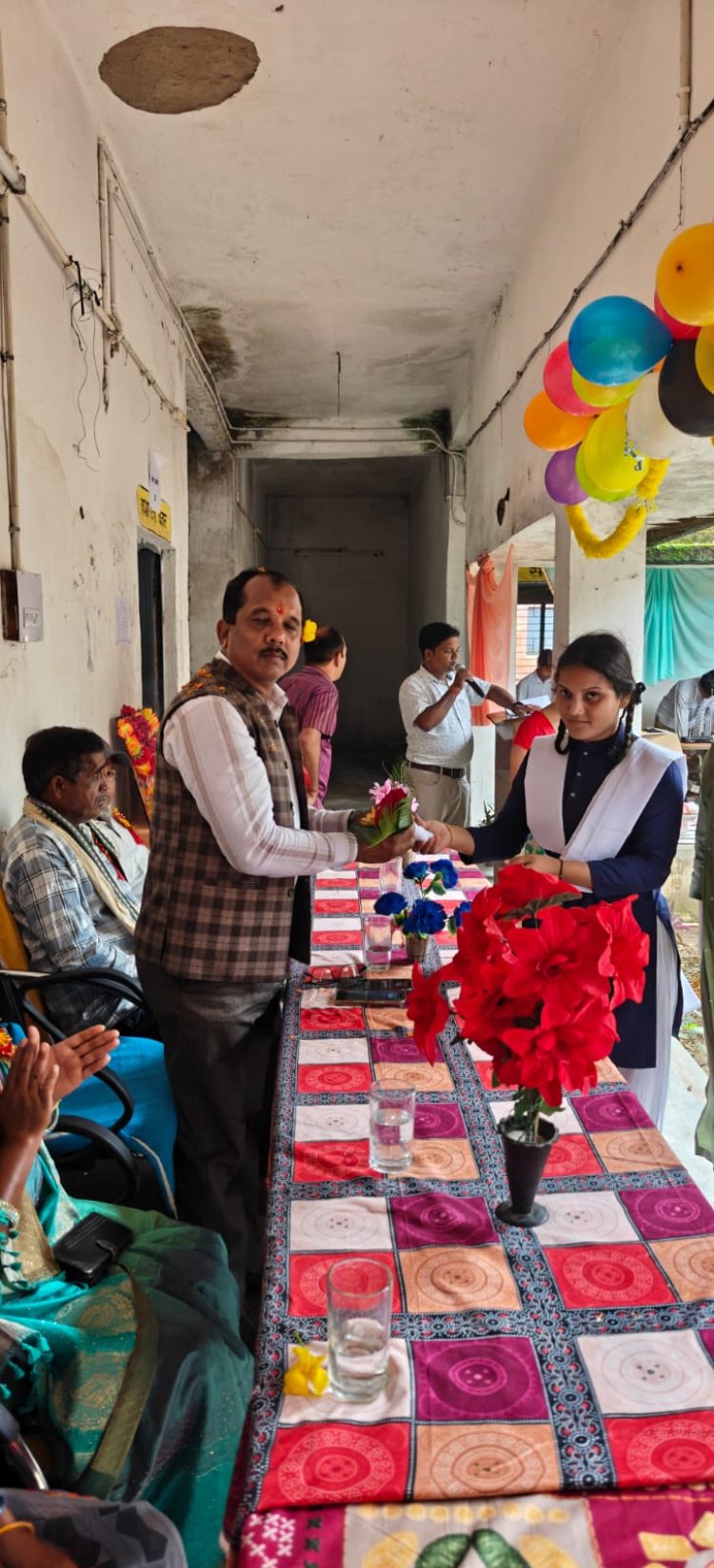 जिला पंचायत अध्यक्ष सालिक साय की गरिमामयी उपस्थिति में शासकीय उच्चतर माध्यमिक विद्यालय शेखरपुर में शाला प्रवेश उत्सव संपन्न