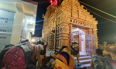 एकादशी पर्व पर श्री जगन्नाथ मंदिर दोकड़ा में निभाई गई द्वीप प्रज्वलन परंपरा, भजन संध्या का हुआ आयोजन, जुटे श्रद्धालु....