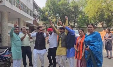 मोदीमय हुआ बिहार, NDA की बढ़त को लेकर राजधानी में कार्यकर्ताओं ने मनाया जश्न