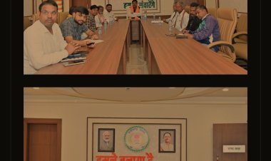 शिक्षा मंत्री श्री गजेन्द्र यादव ने नवा रायपुर निवास में सुना प्रधानमंत्री श्री नरेंद्र मोदी के ‘मन की बात’ का 128वां एपिसोड