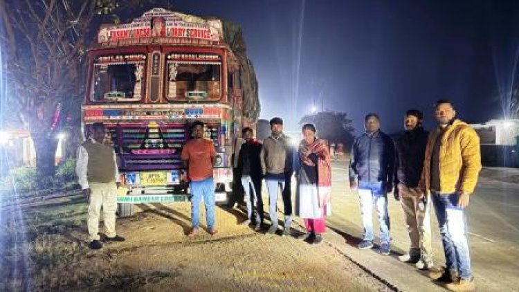 संयुक्त टीम की छापेमारी में 2220 बोरी धान जब्त, कड़ी कार्यवाही के निर्देश