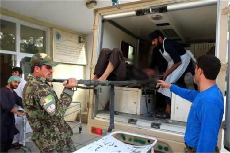 भीषण सड़क हादसाः आपस में टकराईं दो गाड़ियां, 10 लोगों की मौके पर मौत...मची चीख-पुकार