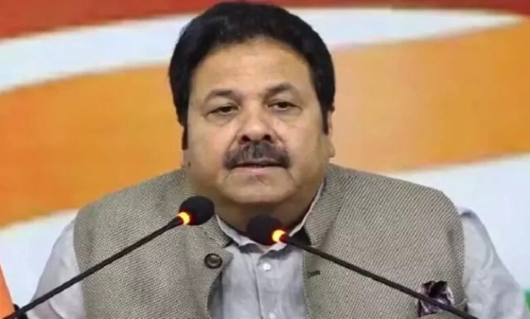 भारत बनाम साउथ अफ्रीका वनडे मुकाबले से पहले रायपुर पहुंचे BCCI के वाइस चेयरमैन राजीव शुक्ला