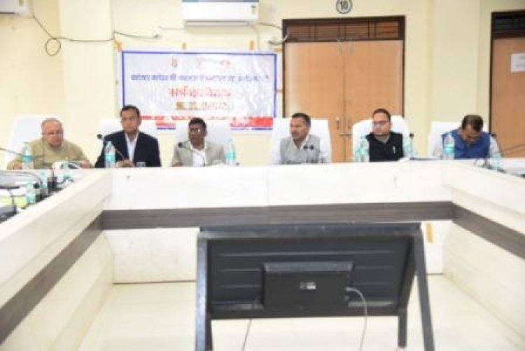 स्वास्थ्य योजनाओं का प्रभावी क्रियान्वयन सुनिश्चित करें : कलेक्टर