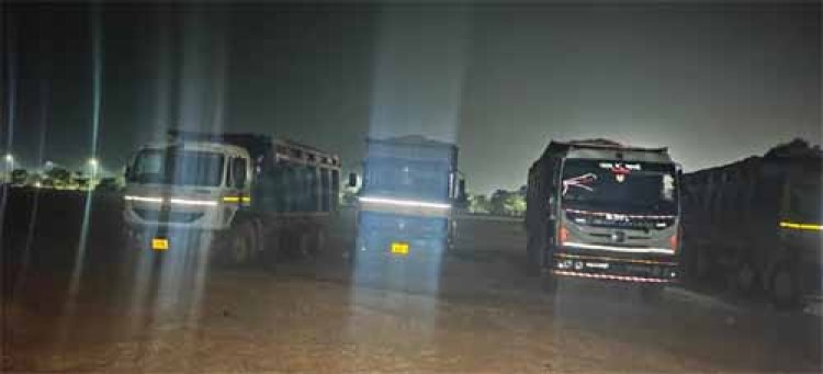 रातभर नाकेबंदी कर खनिज विभाग ने 8 हाईवा किए जब्त