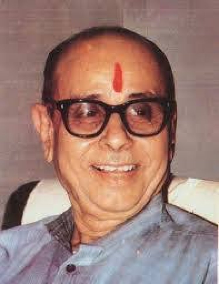 मुख्यमंत्री विष्णुदेव साय ने कुशाभाऊ ठाकरे की पुण्यतिथि पर उन्हें किया नमन