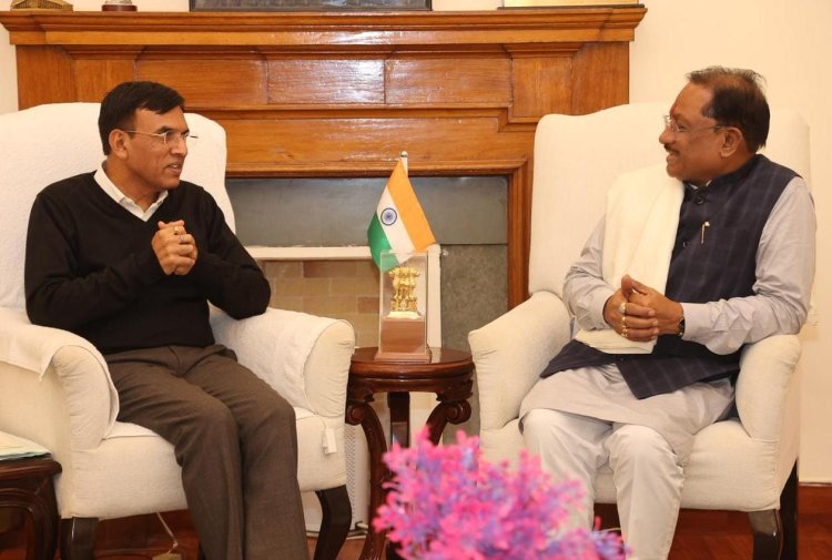 मुख्यमंत्री विष्णु देव साय ने केंद्रीय मंत्री मनसुख मांडविया से की भेंट