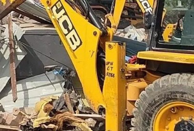 बीजापुर में अवैध अतिक्रमण पर बवाल, नोटिस के बाद भी ठेकेदार का काम जारी…