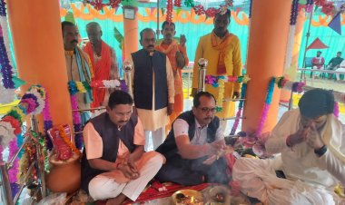 अखंड नाम जप यज्ञ में शामिल हुए जिपं अध्‍यक्ष सालिक साय, श्रऋालुओं के साथ किया नाम जप, बताया दैवीय कार्य, कहा सनातन संस्‍कृति के पुनर्स्‍थापन का महान कार्य