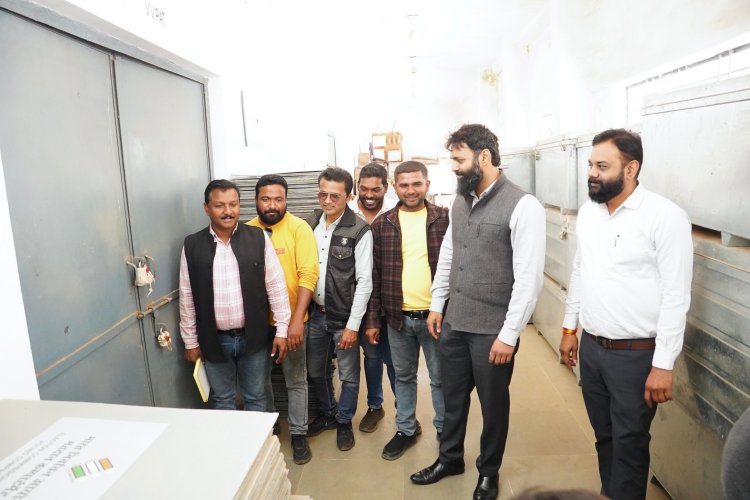 जिला निर्वाचन अधिकारी श्री व्यास ने ईवीएम वेयरहाउस का किया निरीक्षण