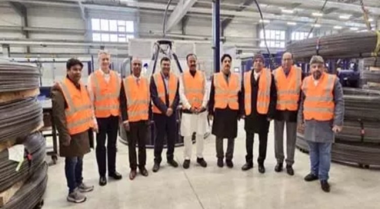 डिप्टी सीएम केशव प्रसाद मौर्या ने रेलवन जीएमबीएच फैक्ट्री का किया दौरा