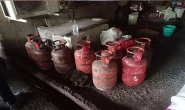 रसोई गैस की कालाबाजारी : राजधानी के आउटर के होटल रेस्टोरेंट में छापा, 350 से अधिक गैस सिलेंडर जब्त