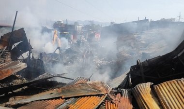 देहरादून में भयानक हादसाः शार्ट सर्किट से लगी आग ! कई दुकानें जली, मौके पर दमकल की 12 गाड़ियां