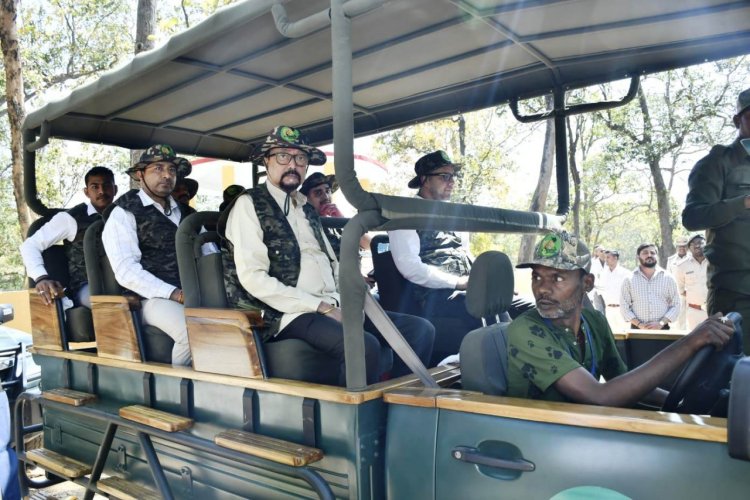 राज्यपाल रमेन डेका ने किया अचानकमार टाइगर रिजर्व का दौरा, जनजातीय कला और प्राकृतिक सौंदर्य की सराहना