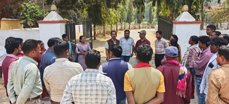 सरपंचों का एक्सपोजर विजिट: जिला पंचायत अध्यक्ष सालिक साय ने दिखाई हरी झंडी, दुर्ग व धमतरी के अध्ययन दौरे पर रवाना