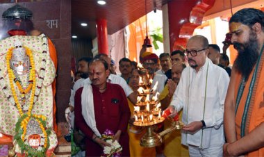 रायपुर :राज्यपाल डेका ने हनुमान जन्मोत्सव के अवसर पर की पूजा-अर्चना