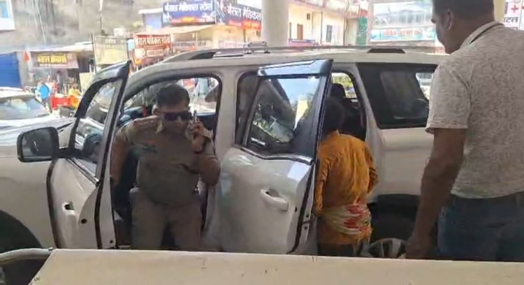 बाइकों की आमने-सामने टक्कर, दो घायल – एसडीओपी ध्रुवेश जायसवाल ने अस्पताल पहुंचाकर पेश की मानवता की मिसाल