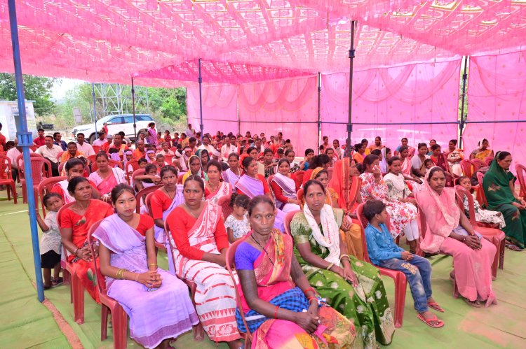 जगदेव राम उरांव स्मृति भवन एवं कल्याण आश्रम प्राथमिक विद्यालय भवन का लोकार्पण सम्पन्न