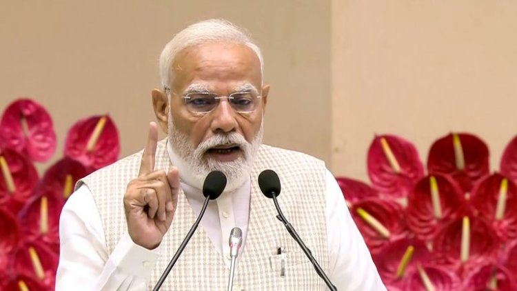 महिलाओं की भागीदारी से मजबूत होगा लोकतंत्र: प्रधानमंत्री