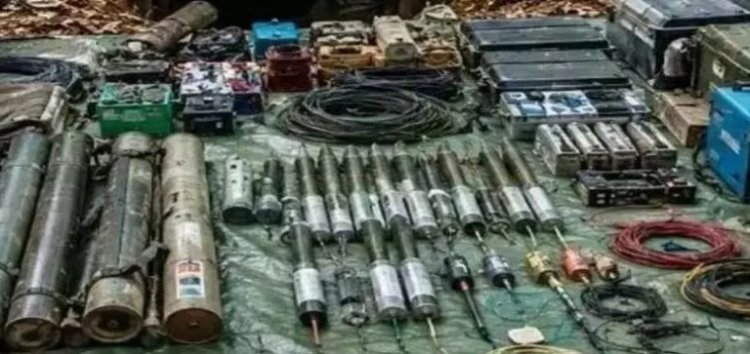 NAXALI NEWS: 1 करोड़ कैश, रॉकेट लॉन्चर और AK-47… बस्तर में नक्सलियों का सबसे बड़ा डंप बरामद!