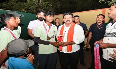 उप मुख्यमंत्री शर्मा ने राष्ट्रीय पदक विजेता बेसबॉल खिलाडिय़ों का किया सम्मान