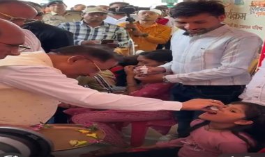 चंद्रनाहू कुर्मी-क्षत्रिय समाज के केंद्रीय अधिवेशन में मुख्यमंत्री ने बच्चों को कराया स्वर्णप्राशन