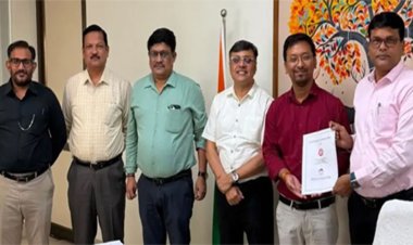 यात्री सुविधाओं के उन्नयन हेतु दपूमरे एवं आईआईएम रायपुर के मध्य विचार-विमर्श