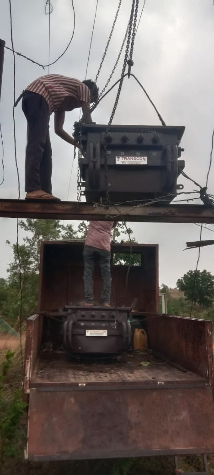 तिलंगा के बाबा पारा में एक सप्ताह से खराब ट्रांसफार्मर बदला, ग्रामीणों ने जिला पंचायत अध्यक्ष सालिक साय का जताया आभार