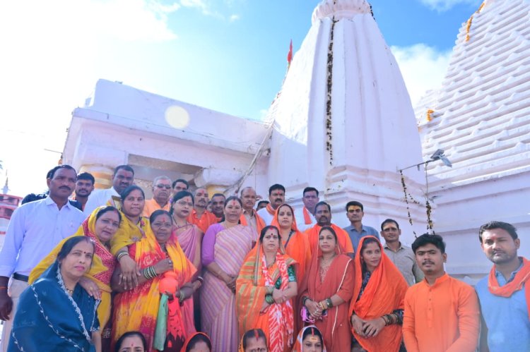 माँ नर्मदा के उद्गम स्थल अमरकंटक पहुंचकर कांवड़ यात्रा के शुभारंभ में शामिल हुईं विधायक गोमती साय